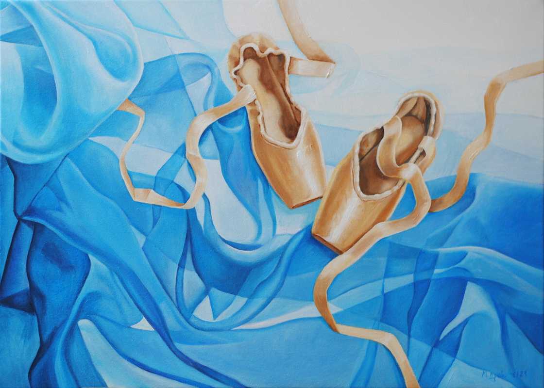 Картина художника Маргарита Древс Натюрморт с голубой тканью в стиле  интернет магазин Mastera.art | Маргарита Древс 
