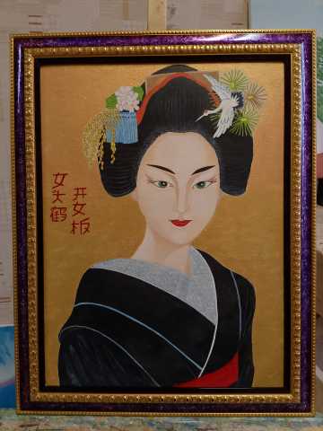 Девушка с журавлем в волосах