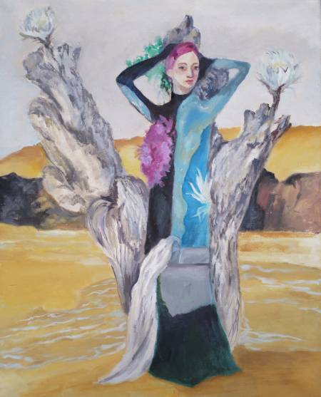 Девушка у дерева