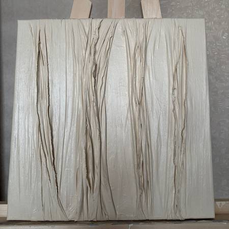 Нити судьбы бежевая текстурная из ткани