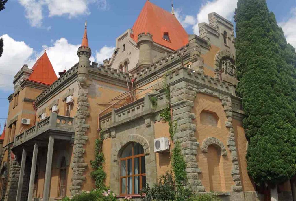 Дворец княгини Гагариной (Алушта)