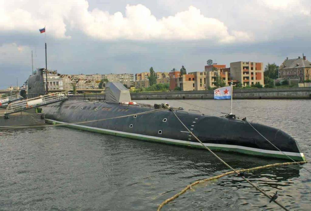 Подводная лодка-музей Б-413 (Калининград)