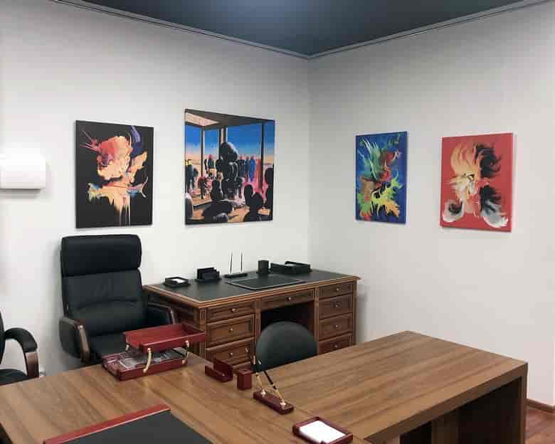 Картина в кабинете руководителя